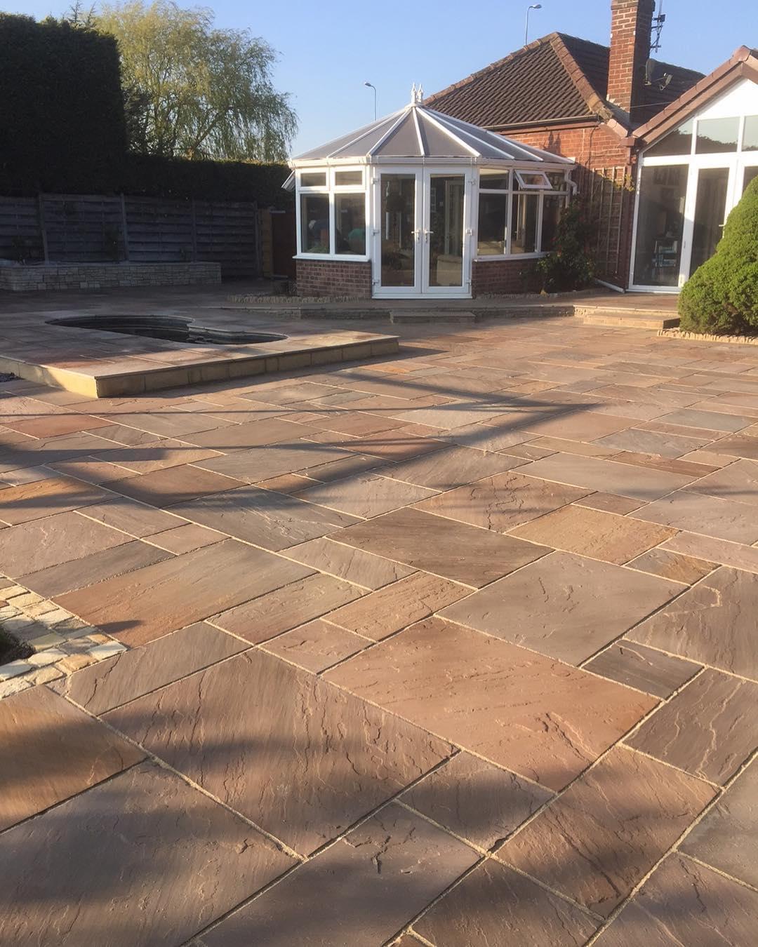 Autumn Brown Indian Sandstone Paving Slabs - Riven - Patio Pack - 22mm