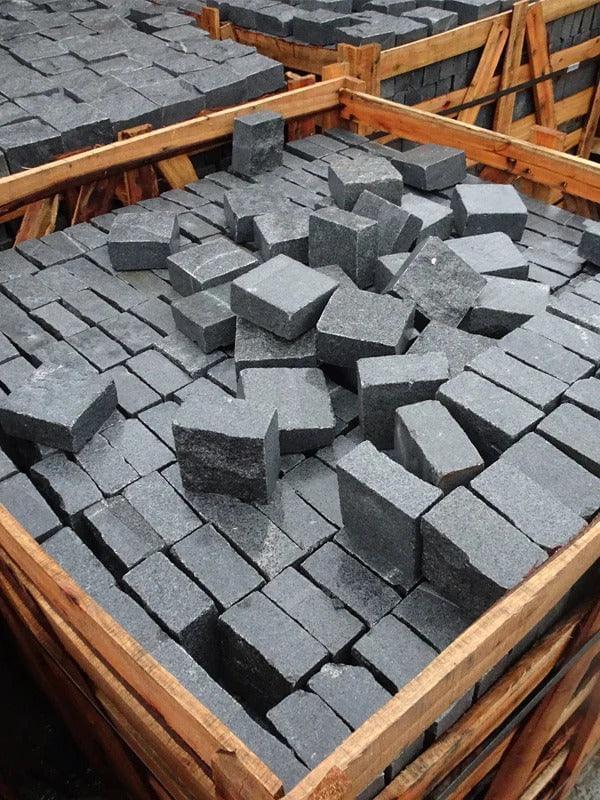 Black Granite Cobbles - Handcut - 10x10 cm - 40-60 mm - 1000 Pcs - 10sqm