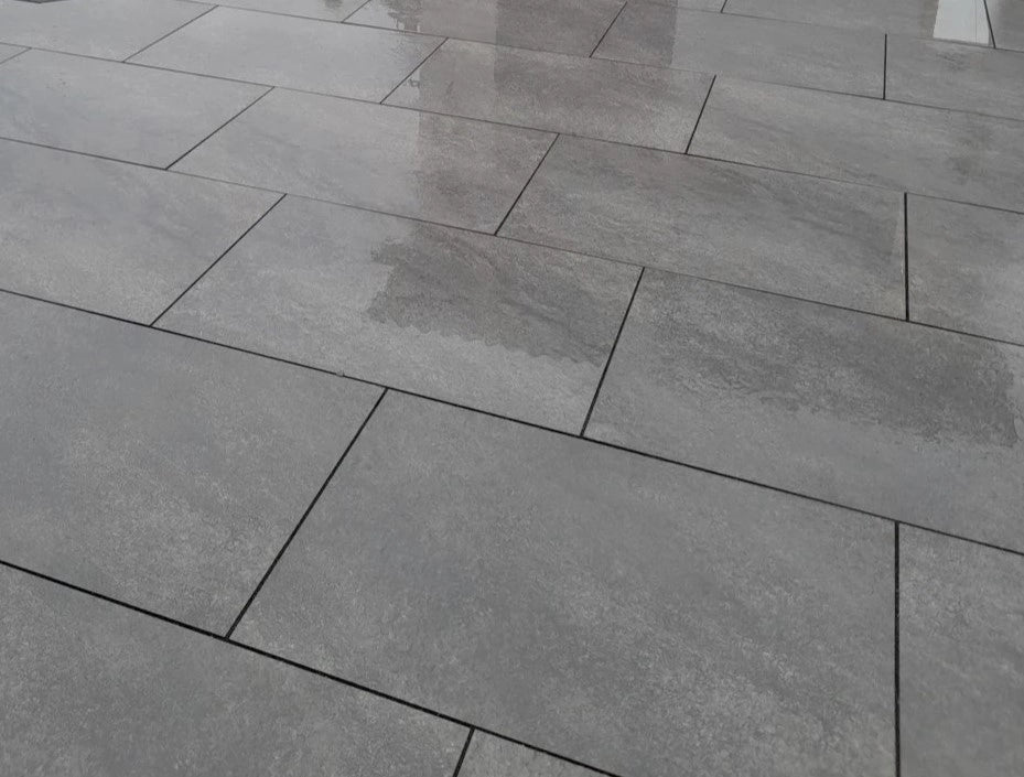 hammerstone nero porcelain paving 900x600