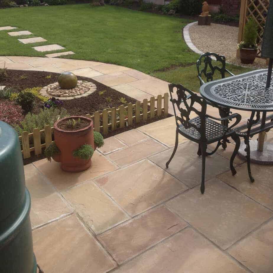 Autumn Brown Indian Sandstone Paving Slabs - Riven - Patio Pack - 22mm