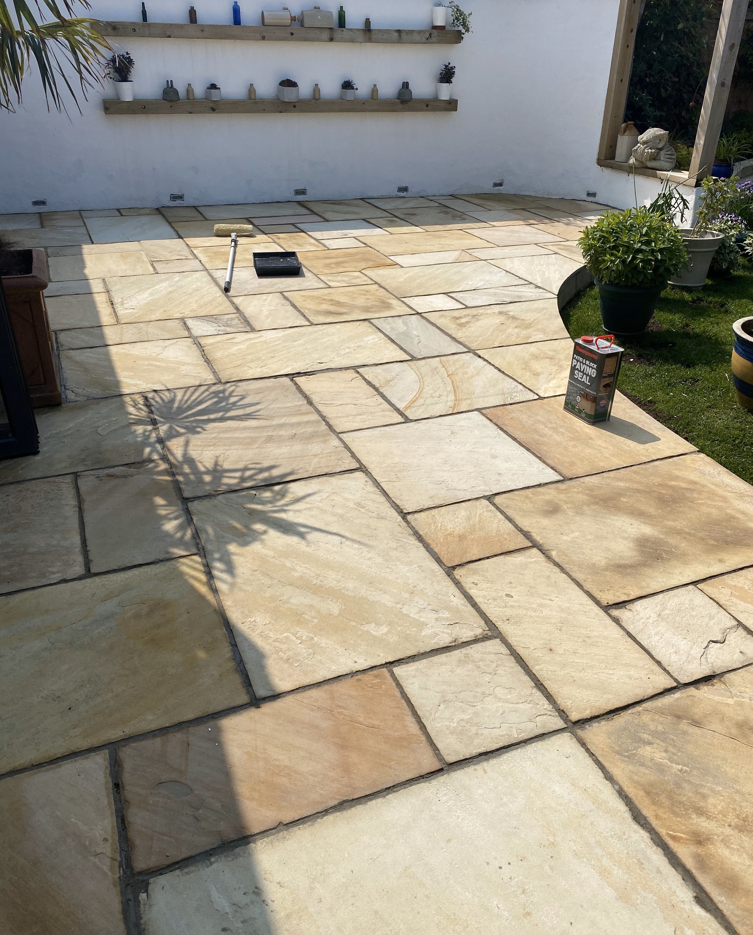 Fossil Mint Indian Sandstone Paving Slabs - Riven - Patio Pack - 22mm