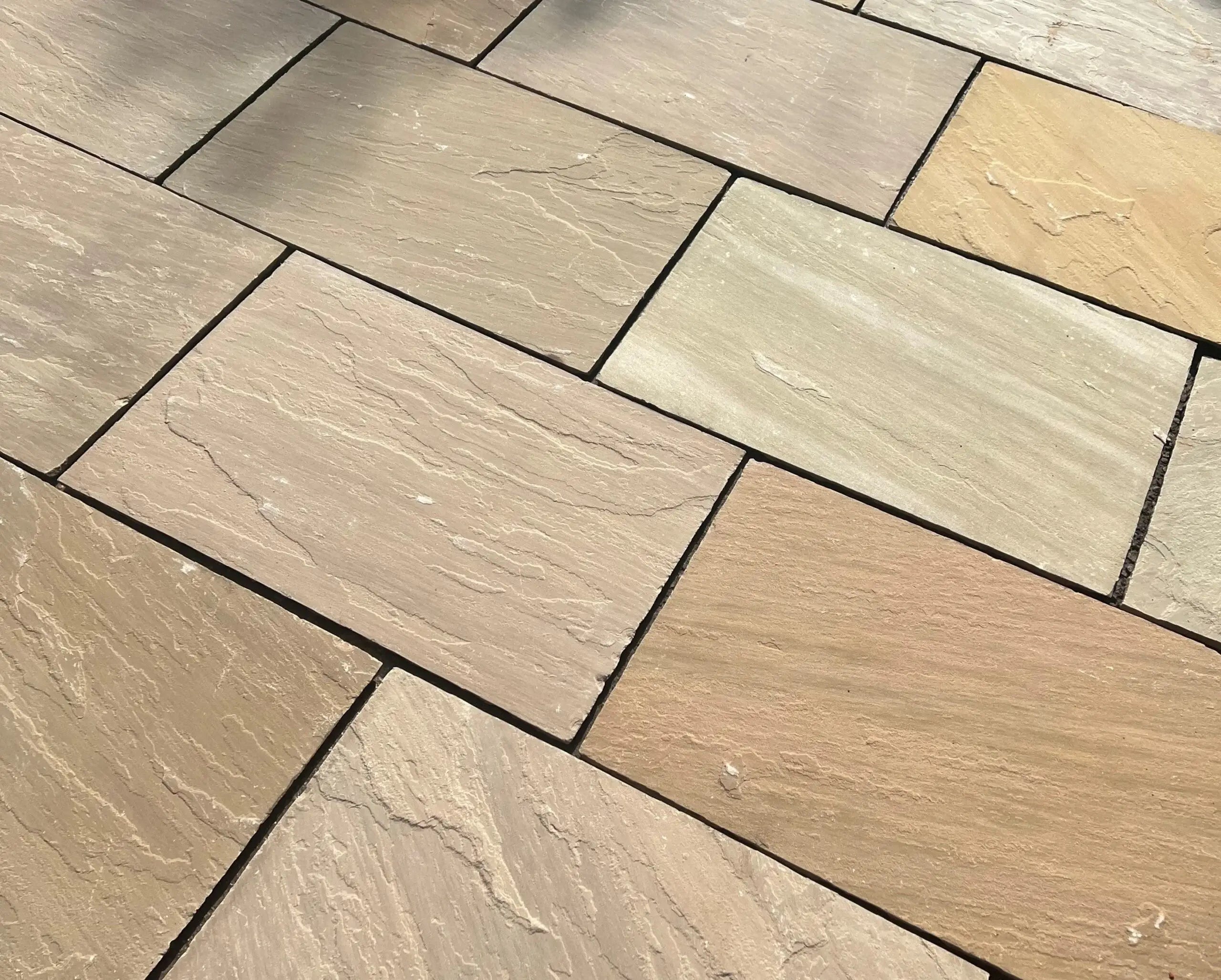 raj blend sandstone paving 900x600