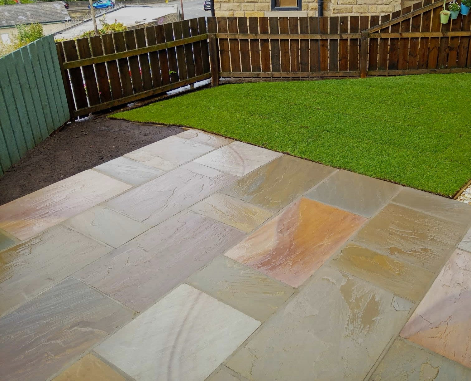 Rippon Buff Indian Sandstone Paving Slabs - Riven - 900x600 - 22mm