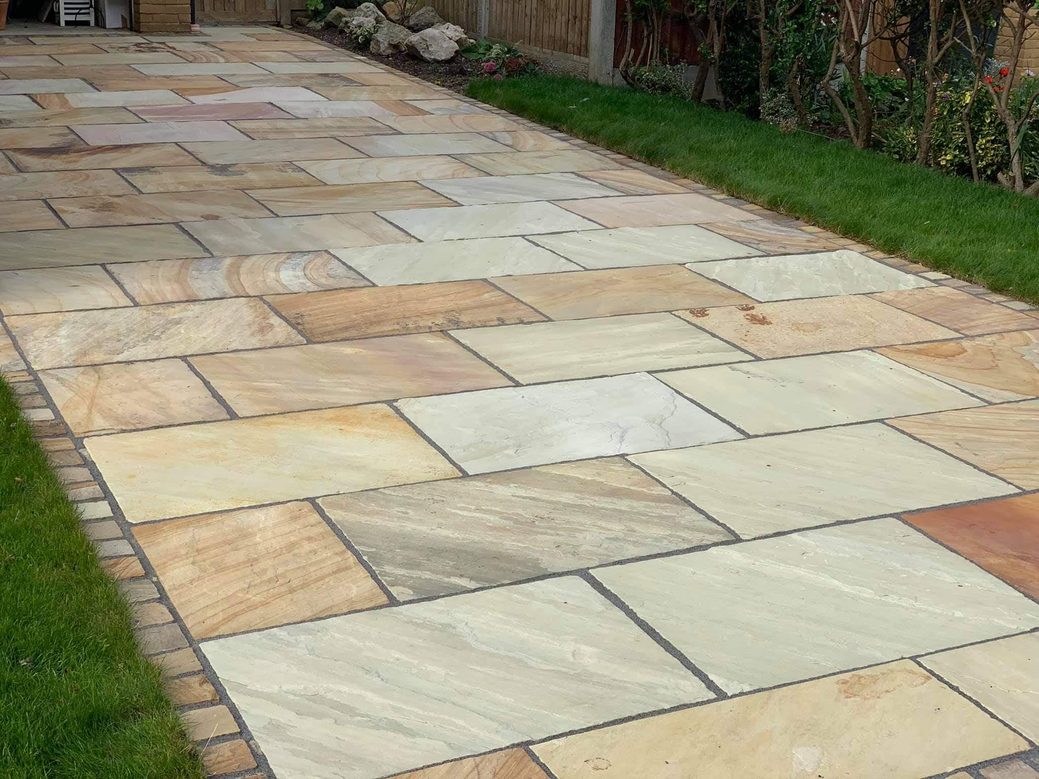 Fossil Mint Indian Sandstone Paving Slabs - Riven - 900x600 - 22mm