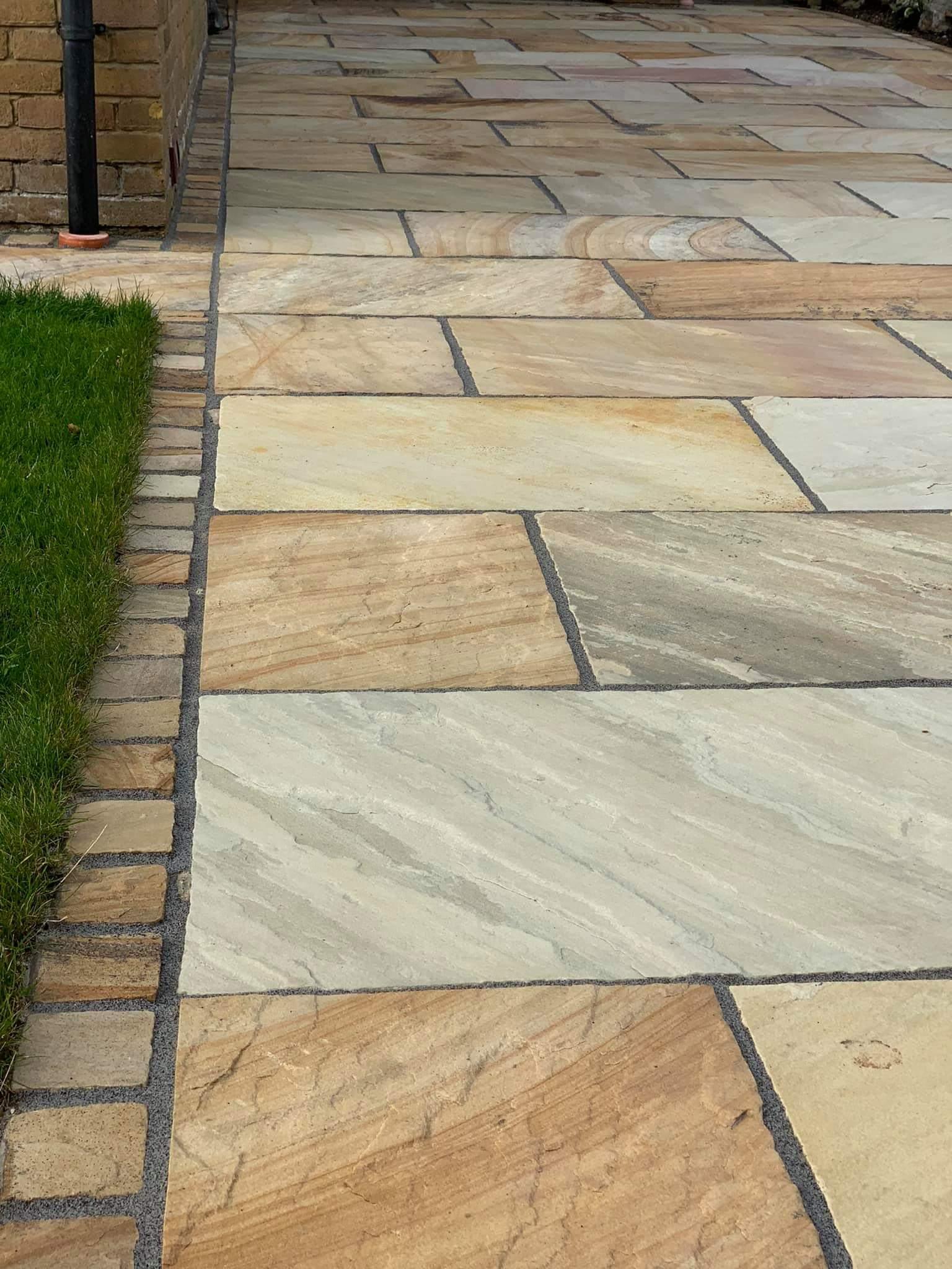 Mint Indian Sandstone Paving Slabs - Riven - 900x600 - 22mm - UniversalPaving