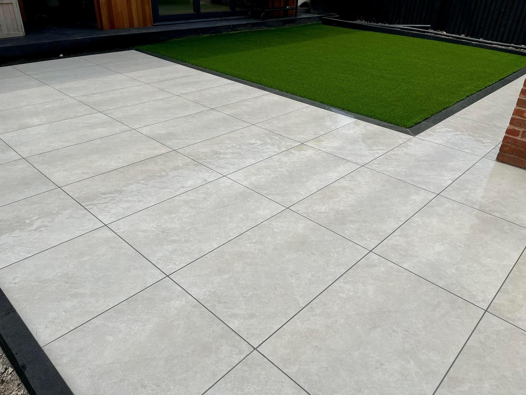 Quartz White Outdoor Porcelain Paving Tiles - 900x600 - 21.60sqm - 20mm - UniversalPaving