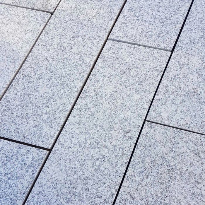 Silver Grey Granite - Sawn Edge - 800x200 - 20mm - 110 Pcs