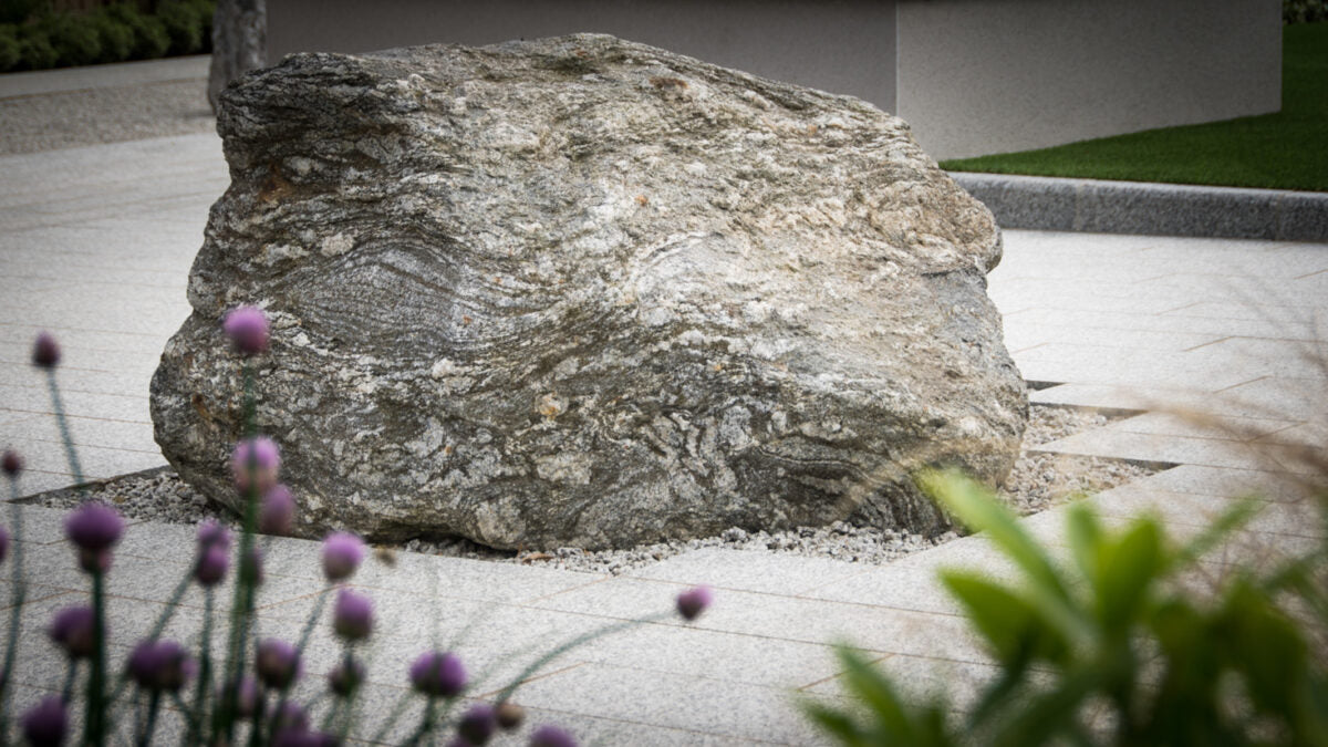 silver grey granite edging 900x200