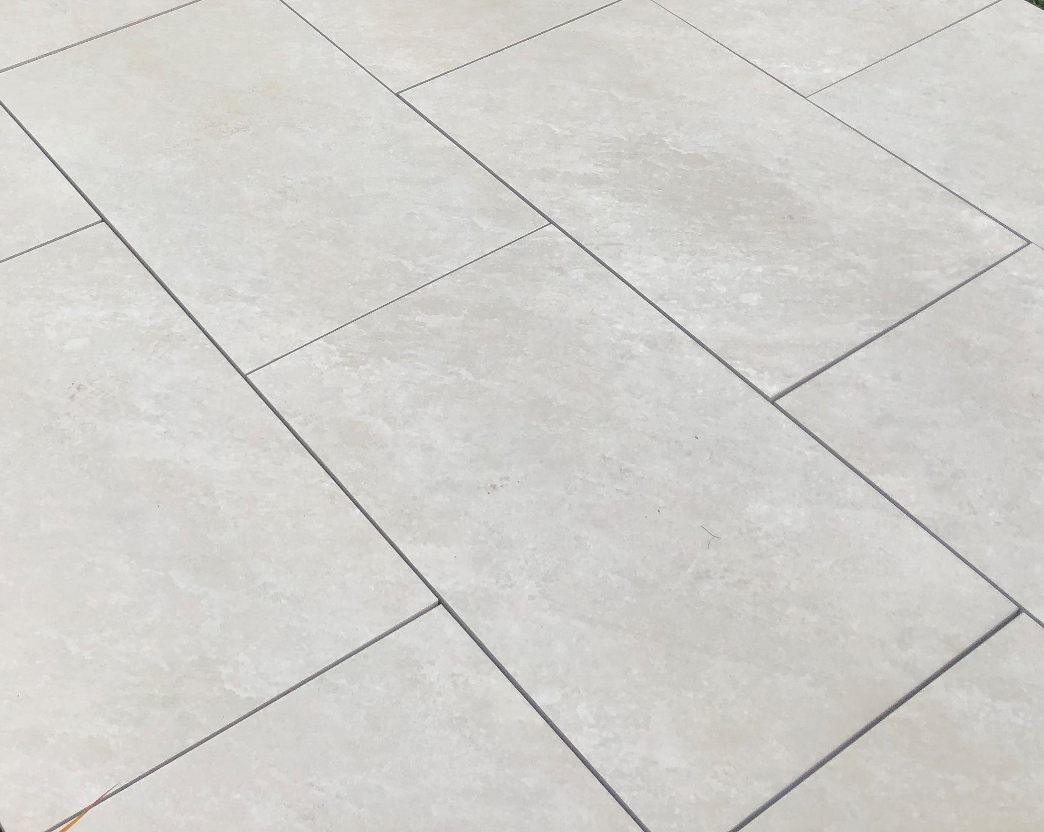 Quartz White Outdoor Porcelain Paving Tiles - 900x600 - 20mm