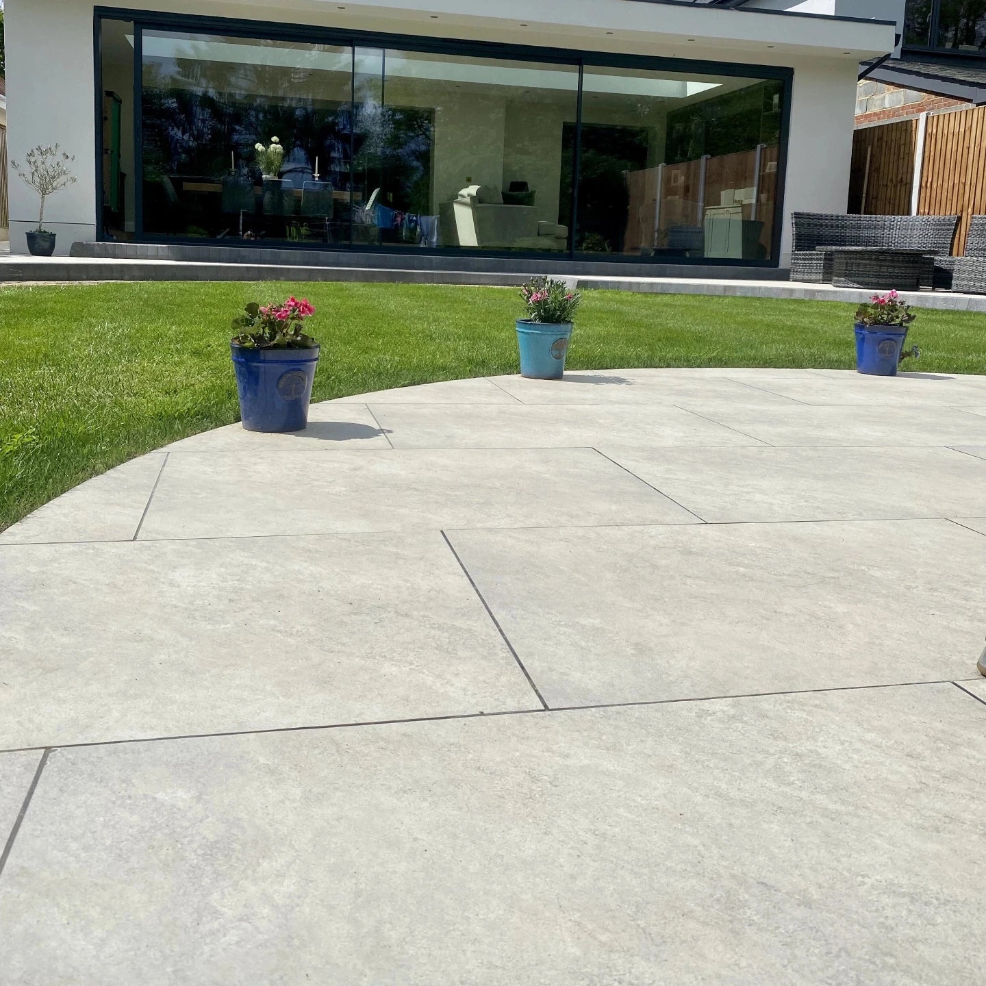 quartz white porcelain paving 900x600