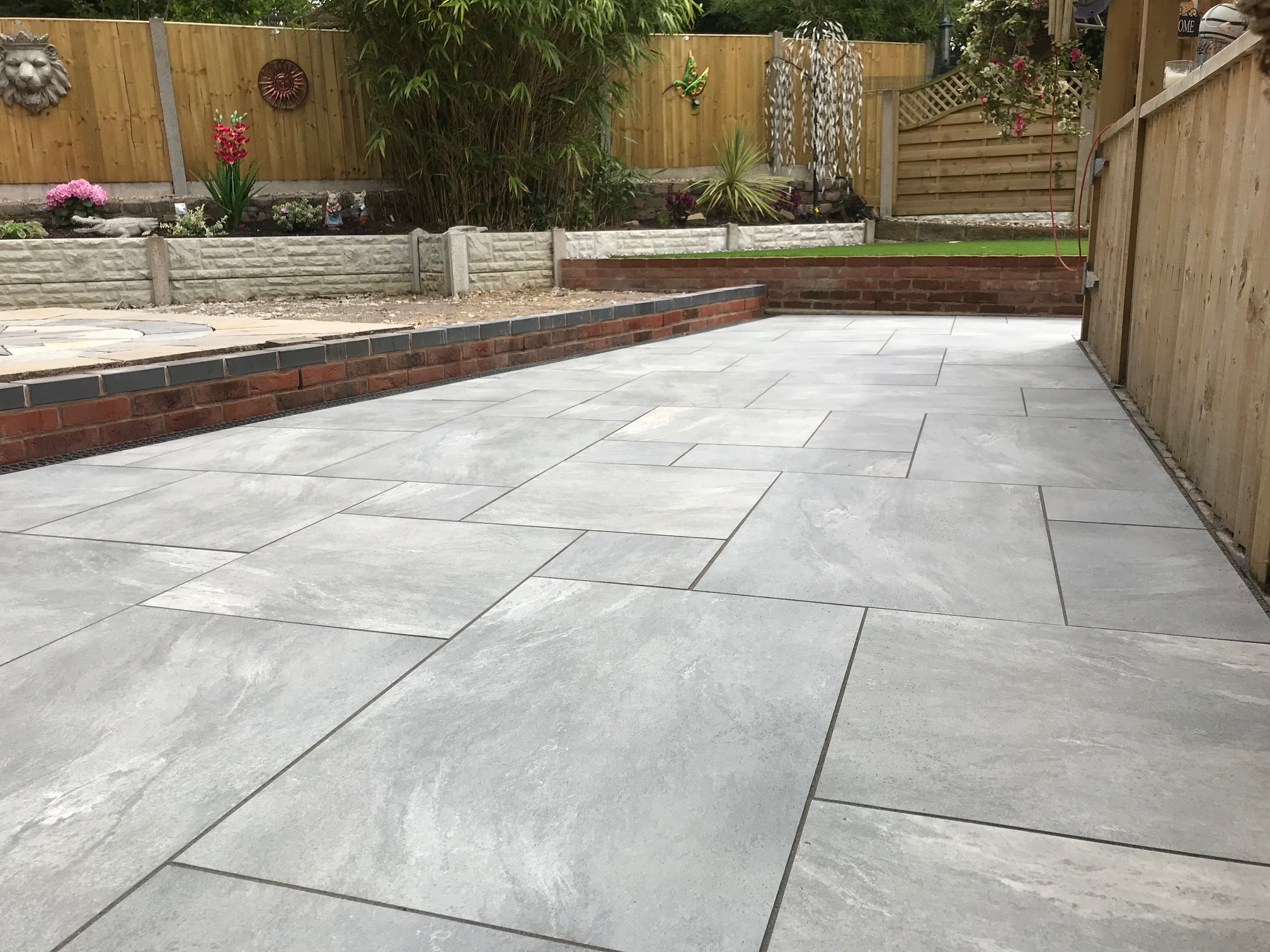 Earthcore Grey Outdoor Porcelain Paving Tiles - Mix Pack - 20mm