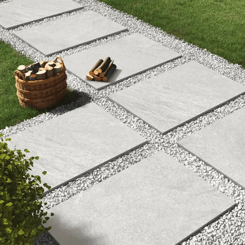 GARDEN FEATURES