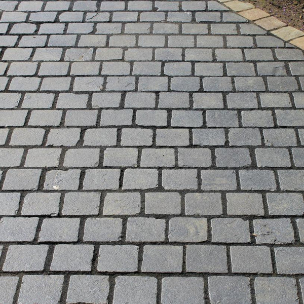 Kadapa Black Cobbles - Handcut - 10x10 cm - 40-60 mm - 800 Pcs