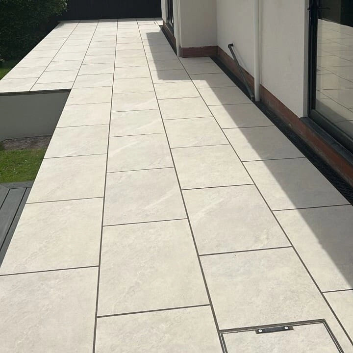 himalayan white porcelain paving 900x600