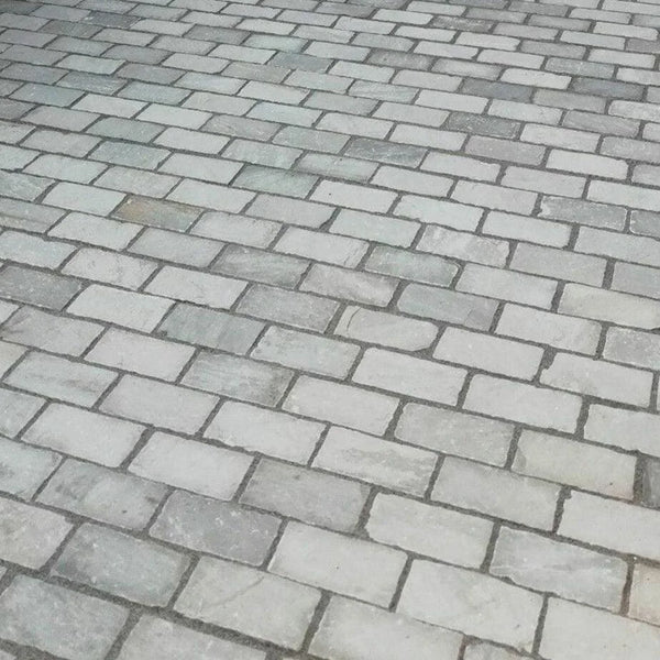Kandla Grey Setts - Tumbled - 20x10 cm - 40-50 mm - 400 Pcs - 9sqm - UniversalPaving Kandla Grey Setts - Tumbled - 200x100 - 40-50 mm