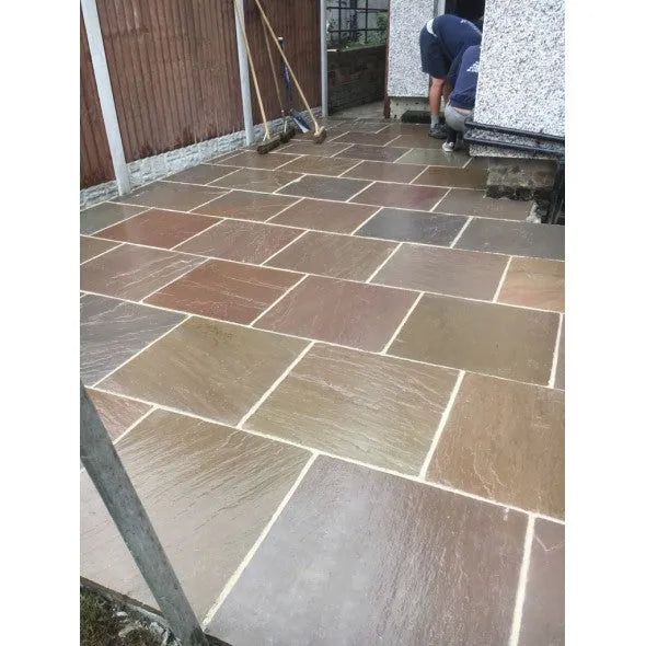 raj green indian sandstone paving slabs 600x600