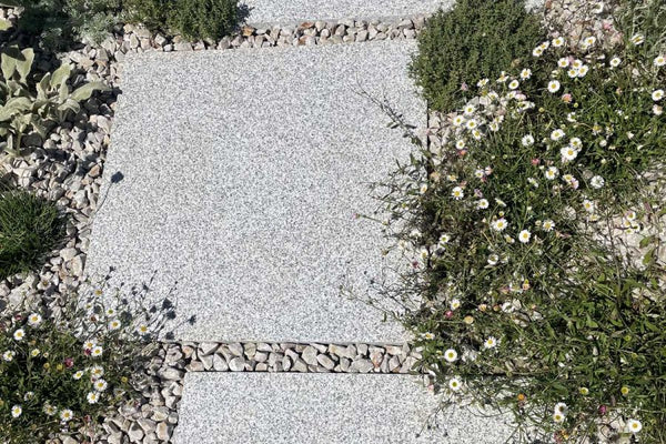 Silver Grey Granite Paving Slabs - Flamed - 900x600 - 20mm - Textured Paving