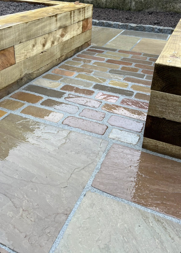 Raj Green Setts - Tumbled - 20x10 cm - 40-50 mm - 400 Pcs - 9sqm - UniversalPaving Raj Green Setts - Tumbled - 200x100 - 40-50 mm