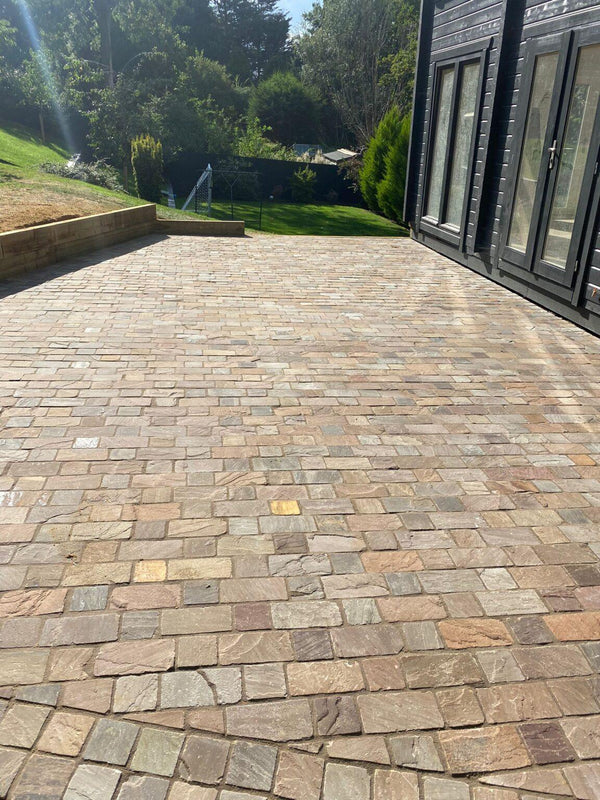 Raj Green Setts - Tumbled - 20x10 cm - 40-50 mm - 400 Pcs - 9sqm - UniversalPaving Raj Green Setts - Tumbled - 200x100 - 40-50 mm