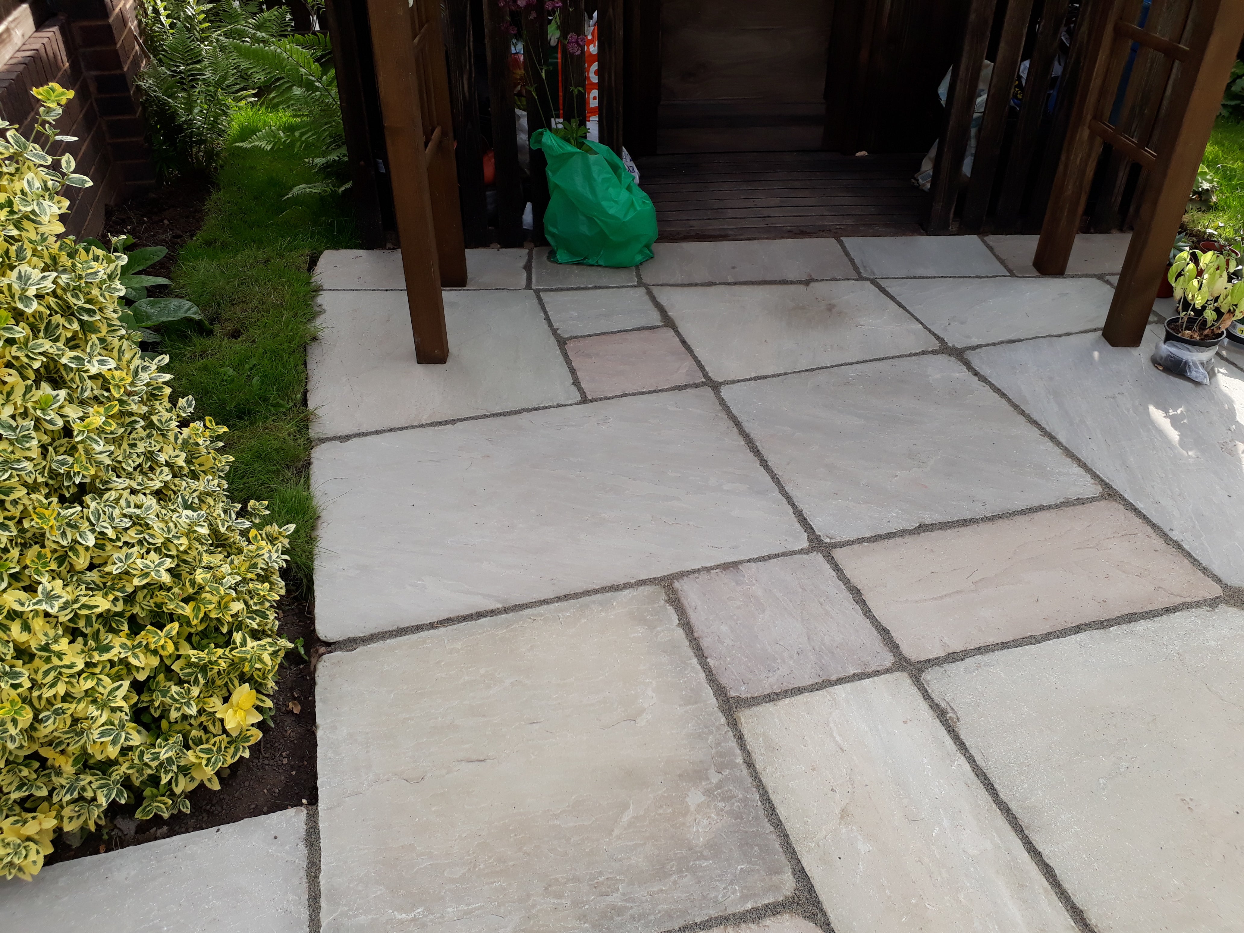 Raj Green Indian Sandstone Paving Slabs - Tumbled - Patio Pack - 22mm - Weathered Paving