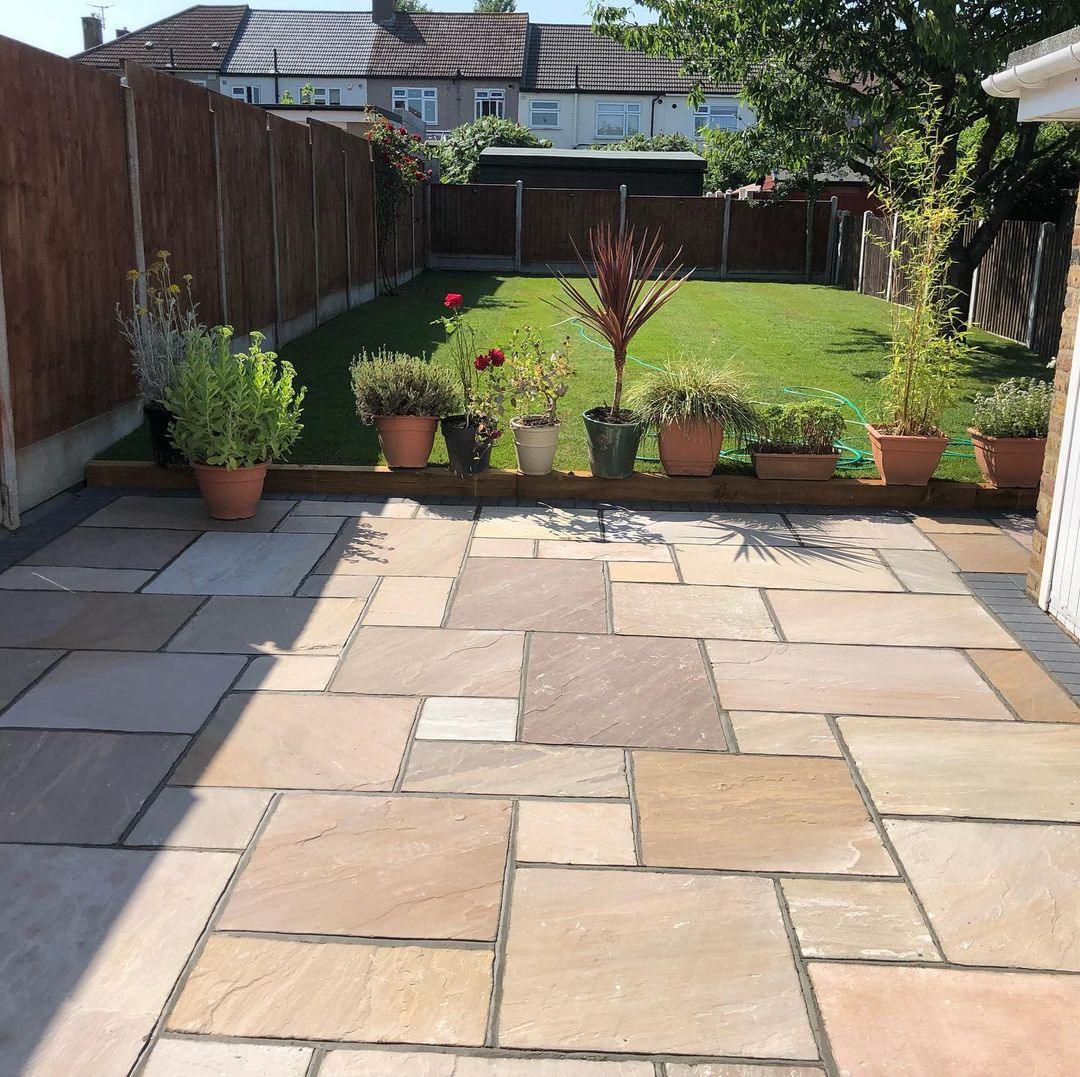 Raj Green Indian Sandstone Paving Slabs - Riven - Patio Pack - 22mm ...