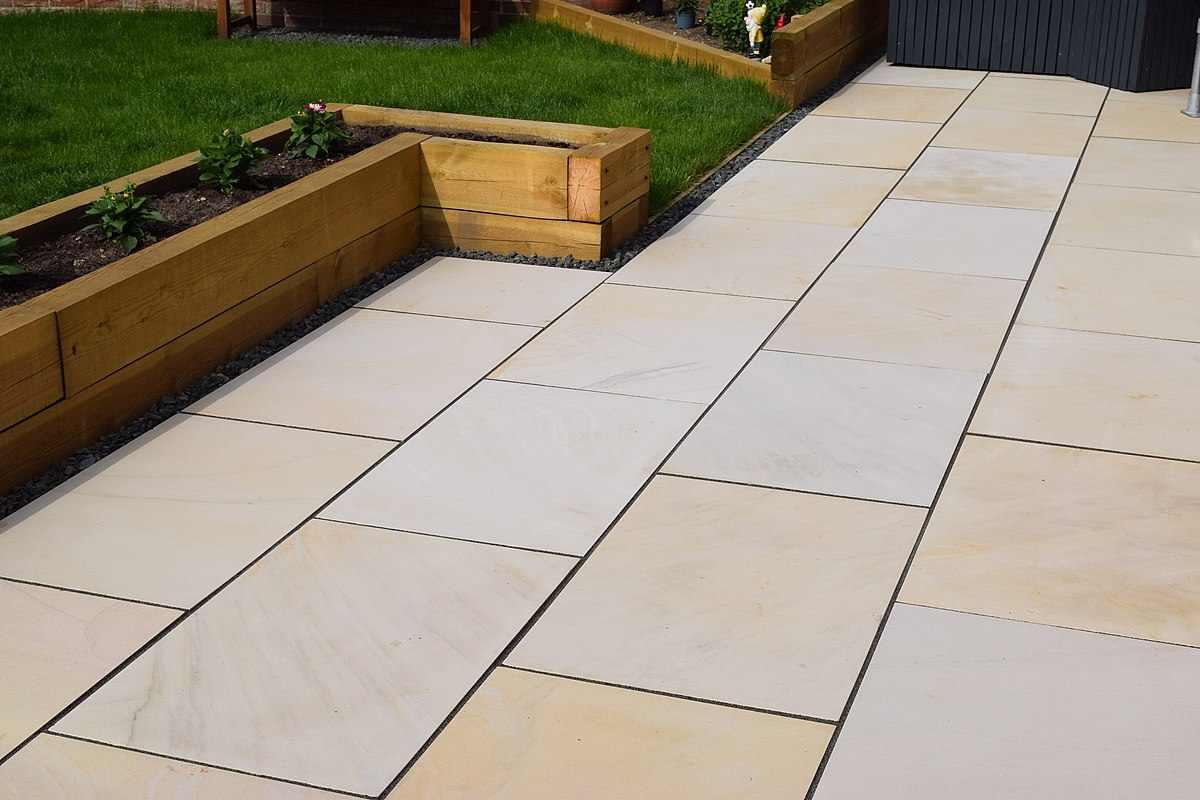 Fossil Mint Indian Sandstone Paving Slabs - Sawn & Honed - 900x600 - 20mm - Smooth Paving